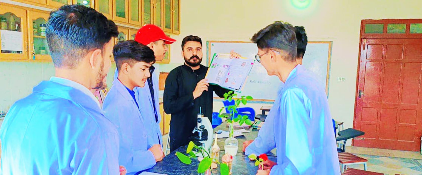 Demonstrated-by-Medical-Microbiologist Method of cutting and Grafting